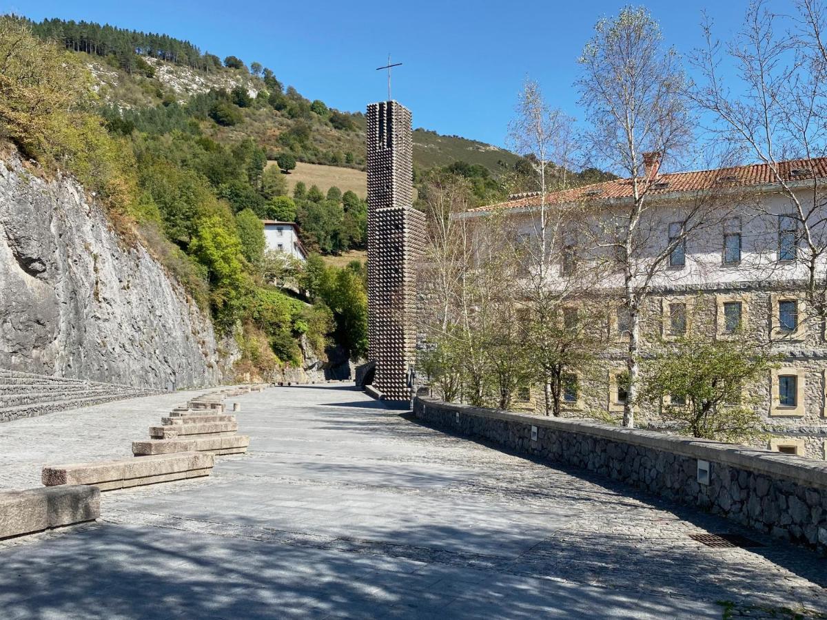 Hotel Santuario de Arantzazu Oñate Exterior foto