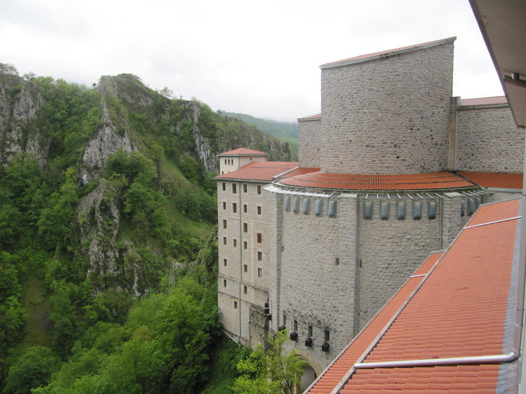Hotel Santuario de Arantzazu Oñate Exterior foto